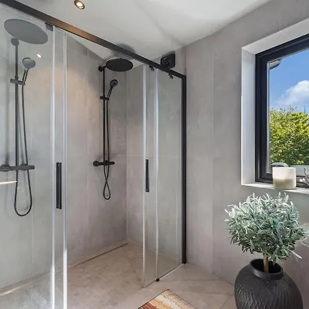 With Seaview * Larvik